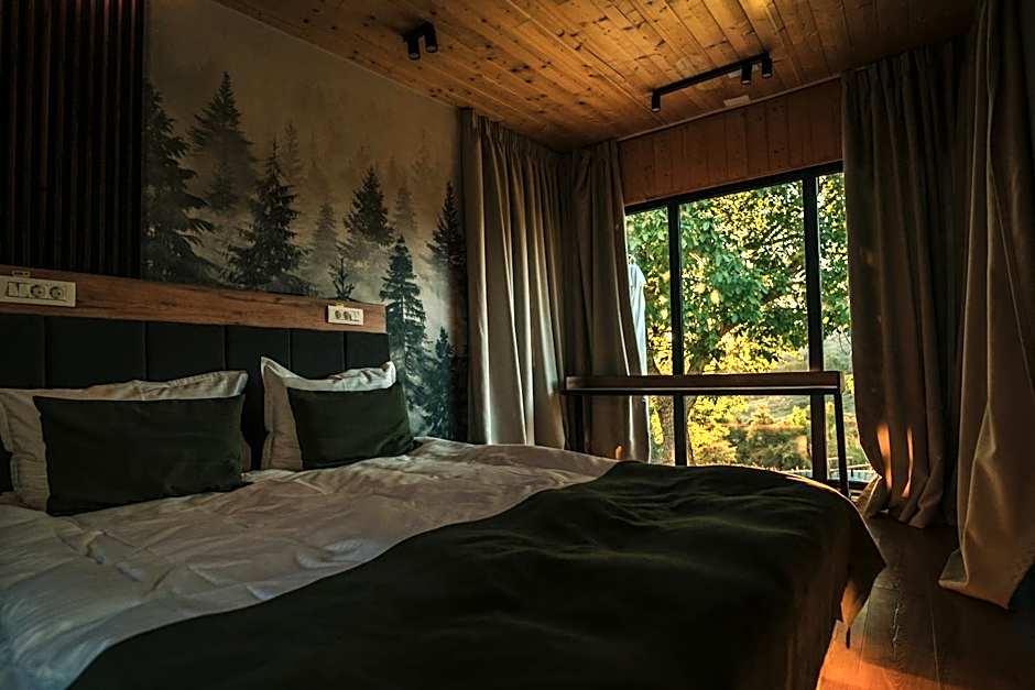 Moon Valley Comarnic