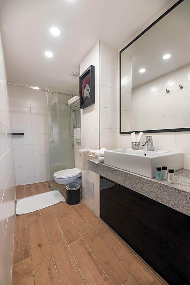 Rise Hotel
