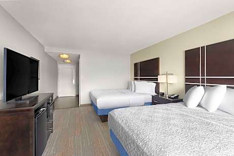 Queen Room with Two Queen Beds (4 Adults)