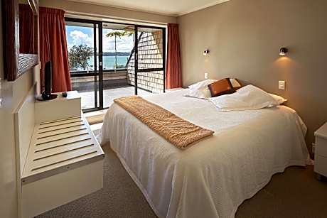 Two-Bedroom Apartment with Sea View
