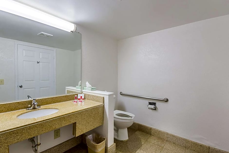 Econo Lodge Little Creek