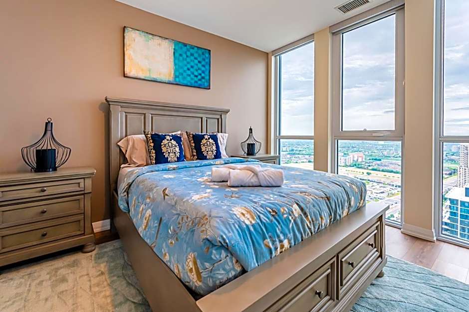 Amazing 3 Bed 4 Bath Penthouse with Roof Top Terrace close to Airport