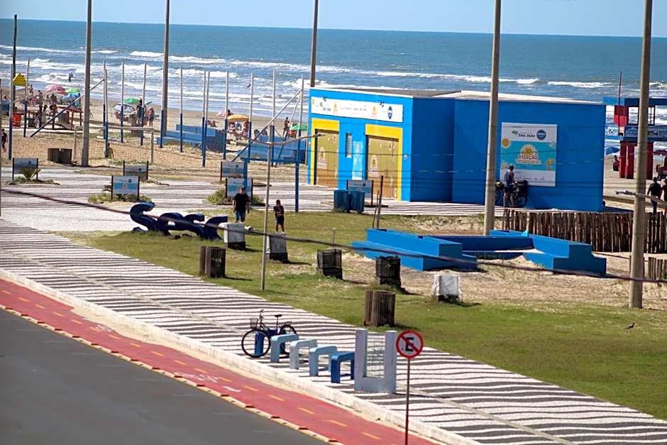 Apartamento Vista para Beira-Mar e Calçadão centro de Tramandaí