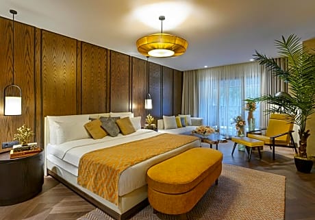 Presidential Suite with King Size Bed, Forest View