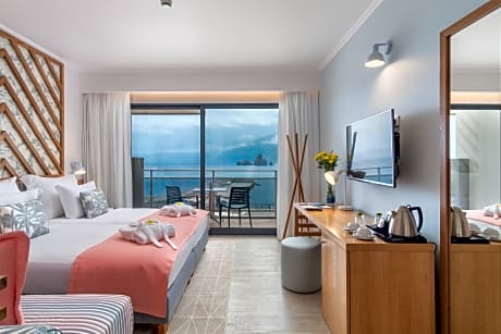 double or twin deluxe sea view