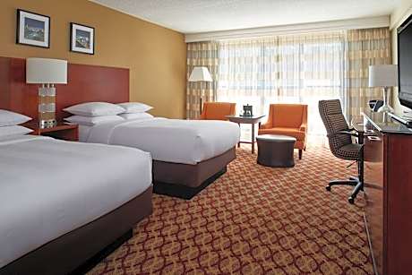 Deluxe, Larger Guest room, 2 Double