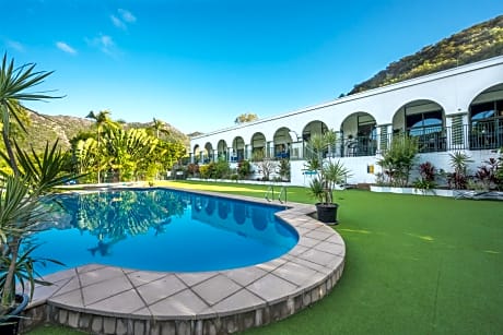 Amaroo On Mandalay