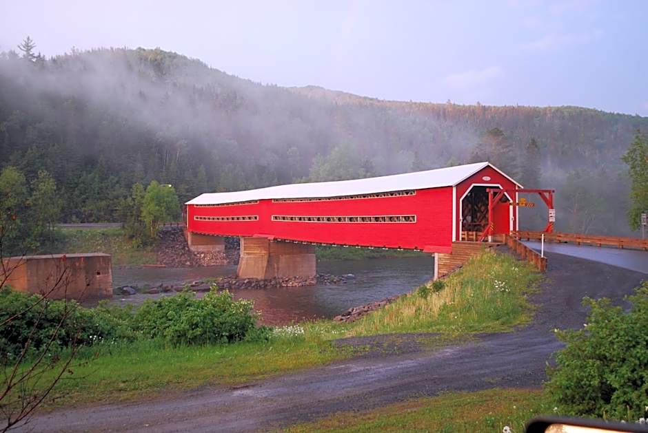 Auberge de la Rivière Matapédia - Matapédia River Lodge