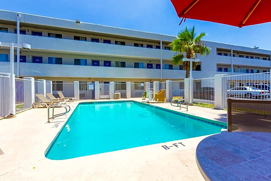 Motel 6-Tempe, AZ - Phoenix - Priest Dr