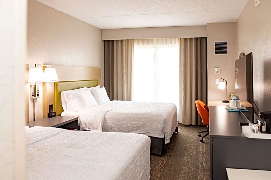 Hampton Inn & Suites Newark Airport Elizabeth