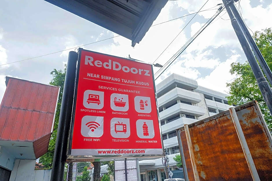RedDoorz near Simpang Tujuh Kudus