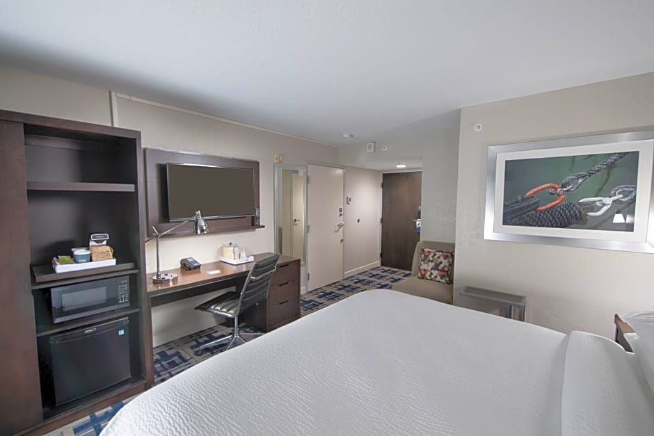 Four Points by Sheraton Charlotte - Lake Norman