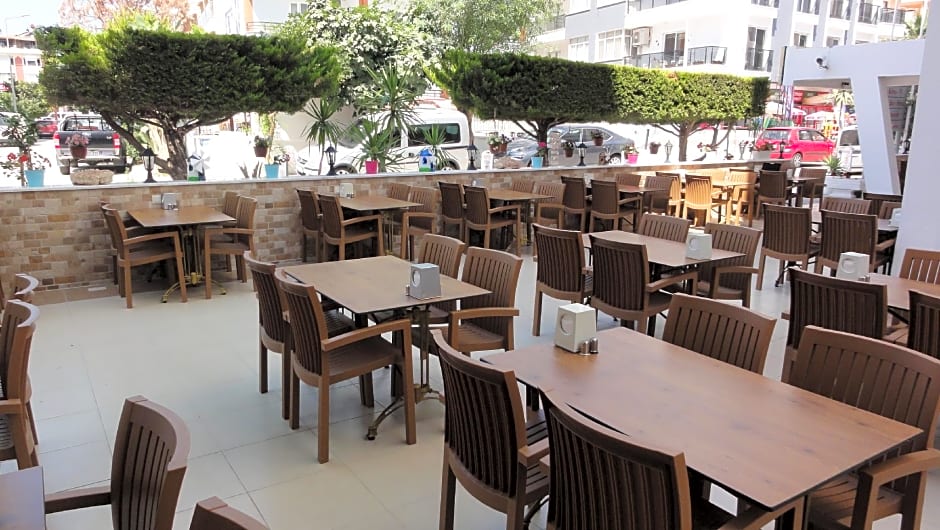 Altinersan Hotel Altinkum