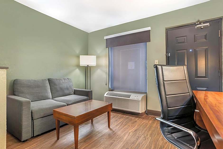 Quality Inn & Suites near Panama City Beach
