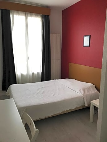 Double Room with Shared Toilet