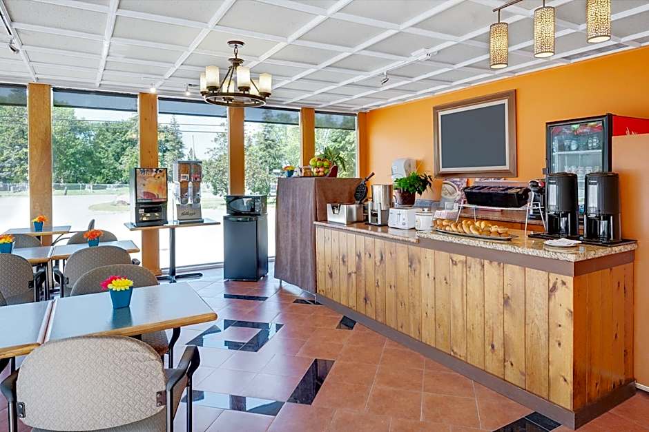 Howard Johnson by Wyndham Lindsay