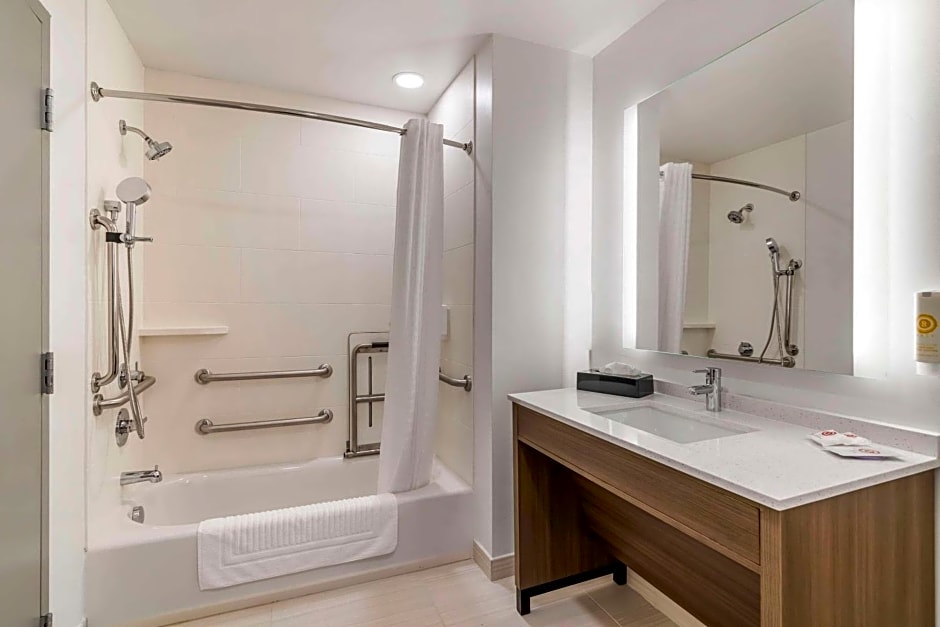Comfort Inn & Suites Saratoga Springs