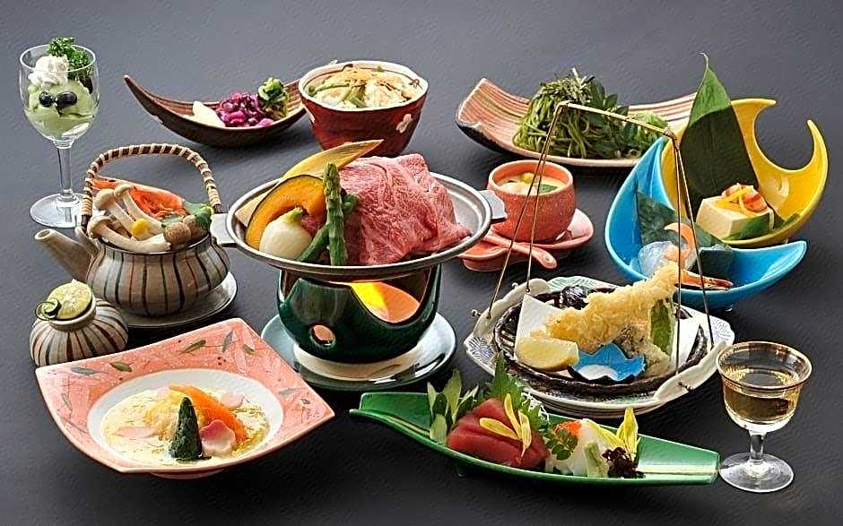 Yunohana Onsen Omotenashinoyado Keizankaku Hotel