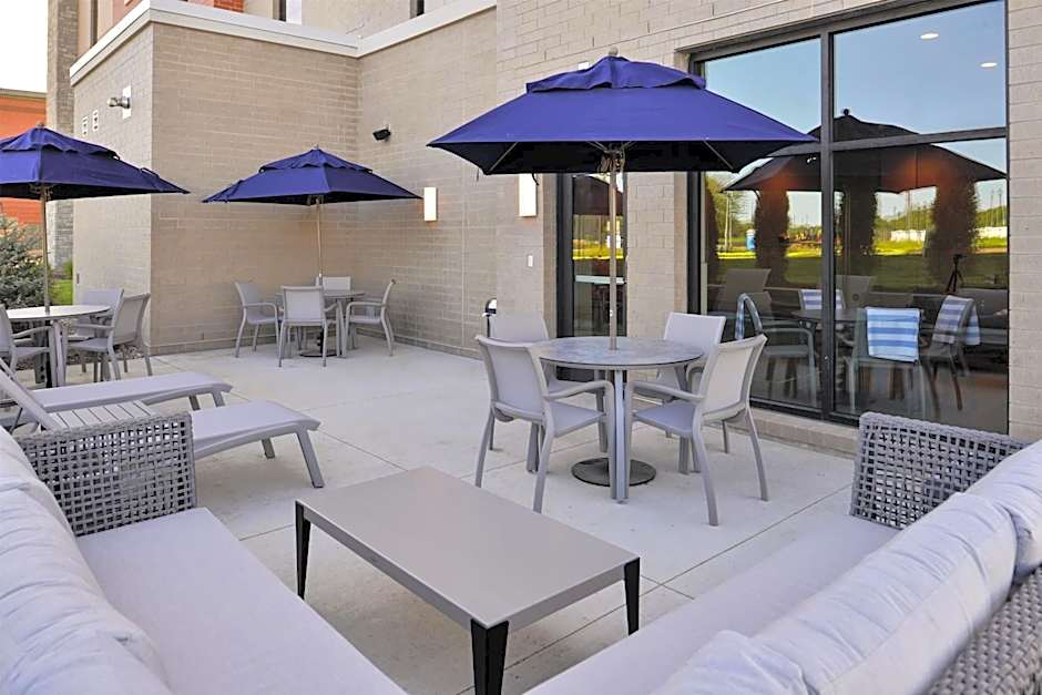 Hampton Inn by Hilton Cedar Falls Downtown