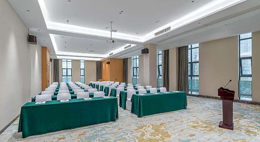 Holiday Inn Express Huangshi Cihu Lake By IHG