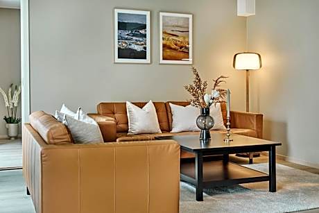 Hatty's Habitat By Staysville