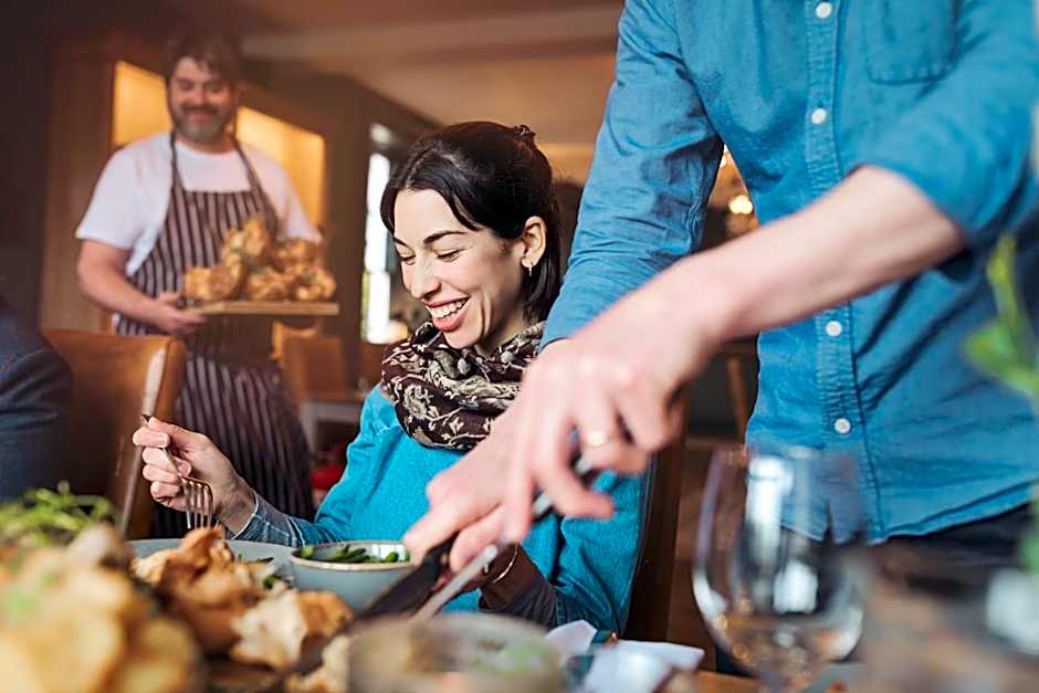 Tweedies Bar and Lodge