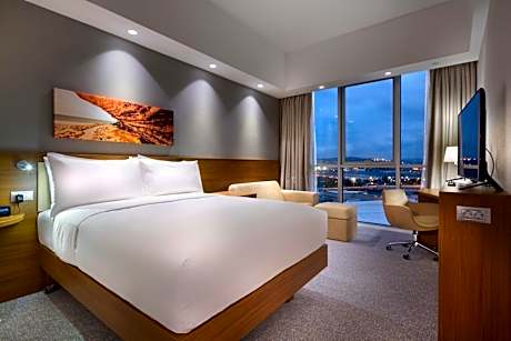 Queen Room with Sofa Bed - Mobility Accessible/Non-Smoking