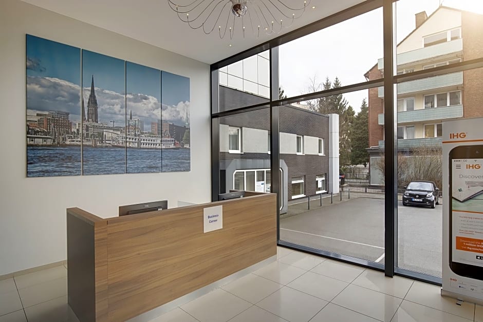 Holiday Inn Express Hamburg City Centre Hamburg Rates From Eur71