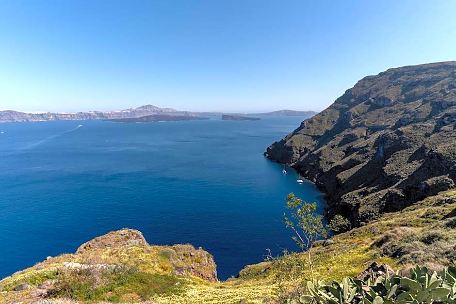 Evanthia Best View Thirassia Island Hotel