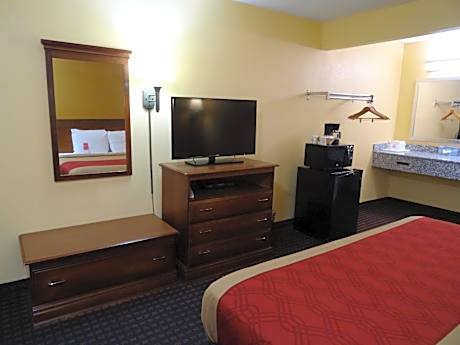 King Room - Accessible/Non-Smoking