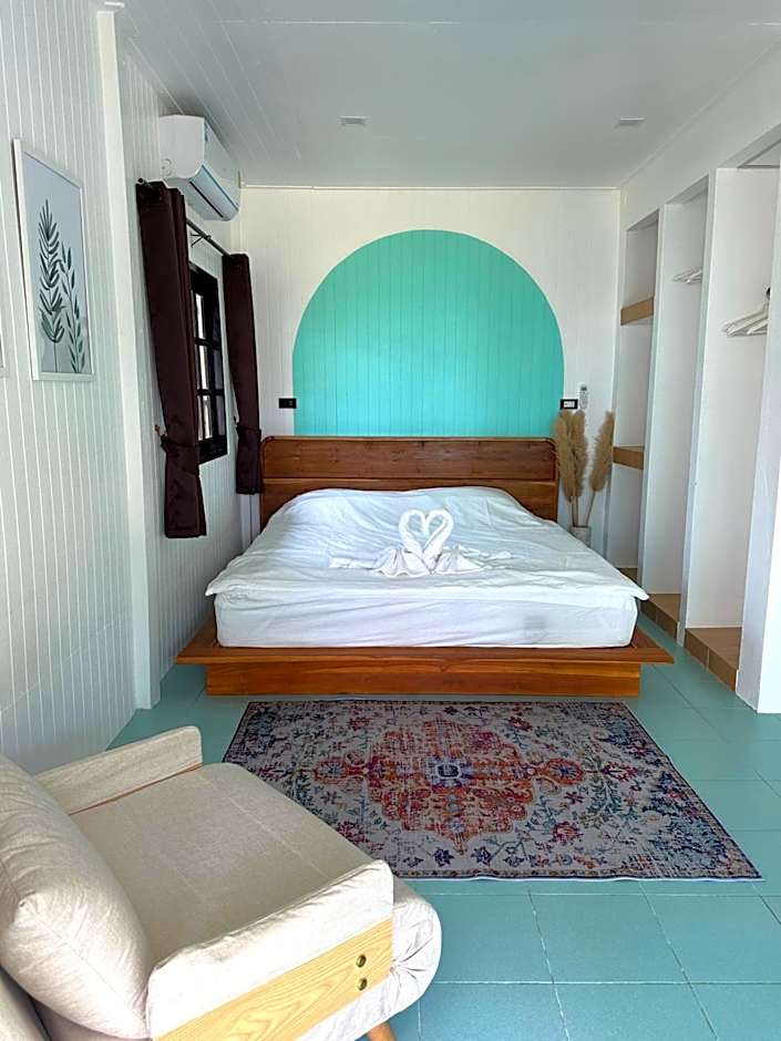 Beach house in Chaloklum