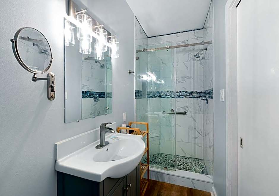 The Grand Guesthouse