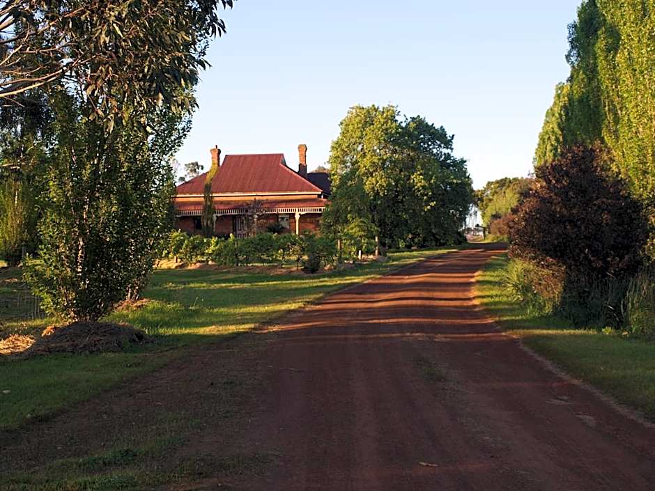 Pierrepoint Accommodation