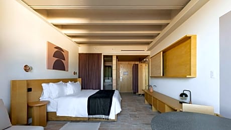 King Room with Balcony and City View