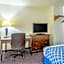 Econo Lodge Inn & Suites