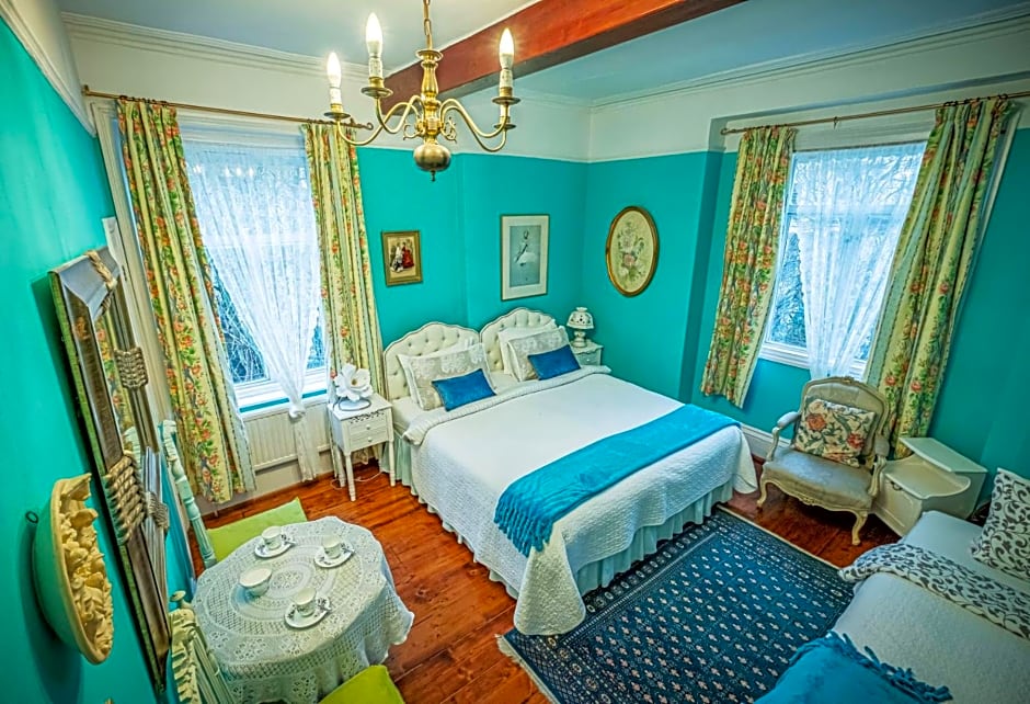 Dawson Place, Juliette's Bed and Breakfast