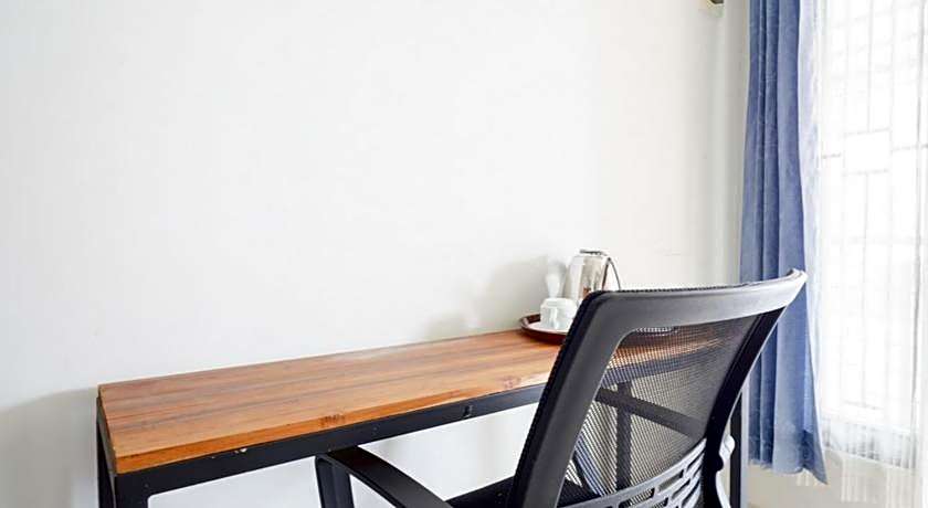 RedDoorz Plus Syariah near Stasiun Tegal 2