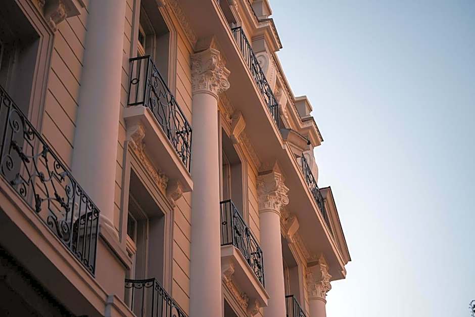 Zenith Premium Suites