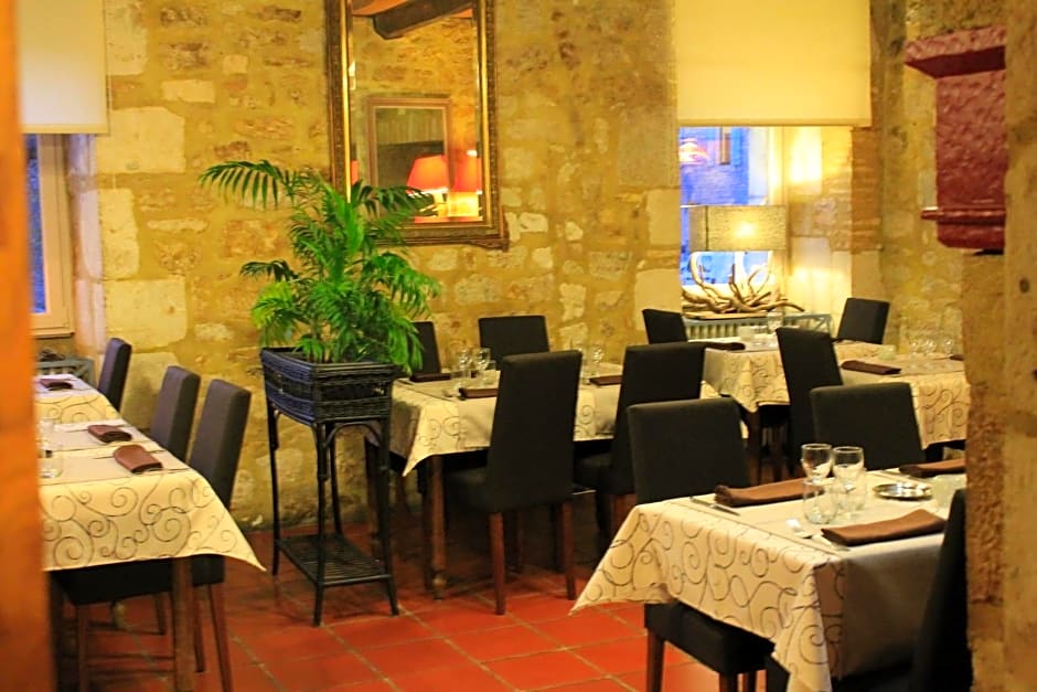 Logis Hotels- Auberge de la Tour - Hôtel et restaurant
