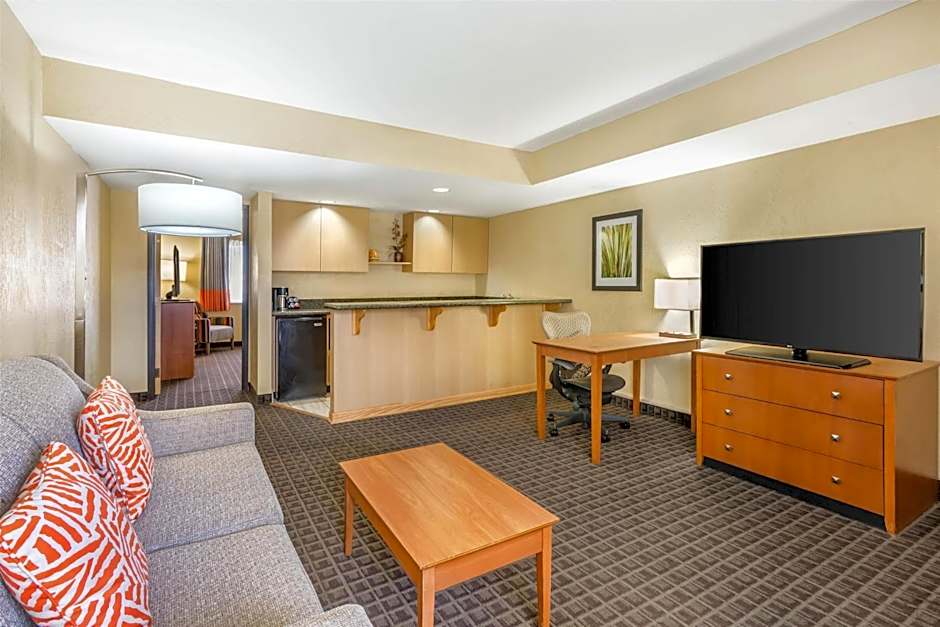 Best Western Plus Scottsdale Thunderbird Suites
