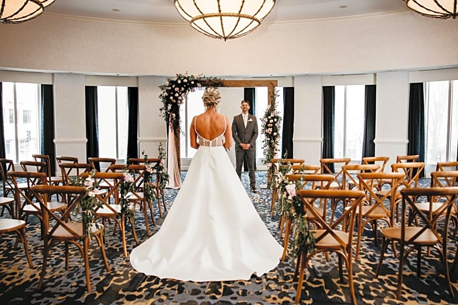 Crowne Plaza Cleveland at Playhouse Square by IHG