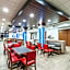 Holiday Inn Express & Suites Coffeyville By IHG