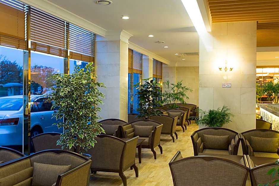 Fontana Beach Hotel
