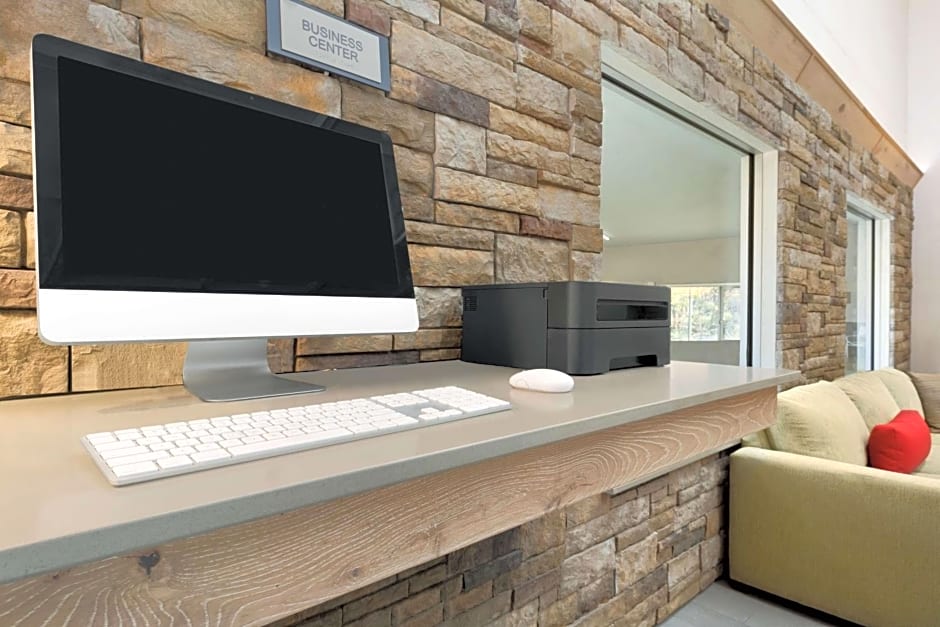 Country Inn & Suites by Radisson, Platteville, WI