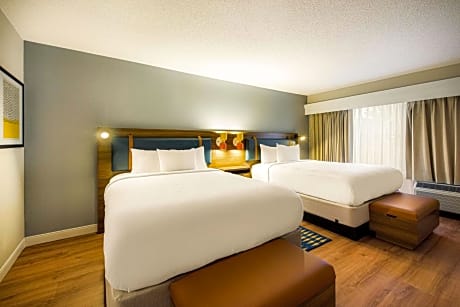 Guestroom Two Queens