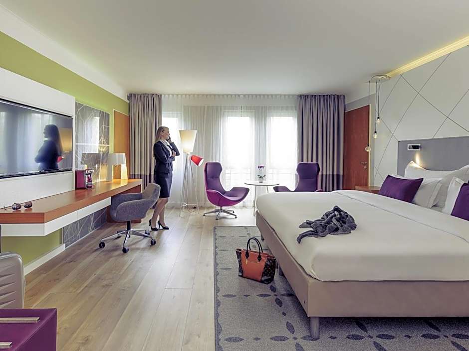 Mercure Kamen Unna