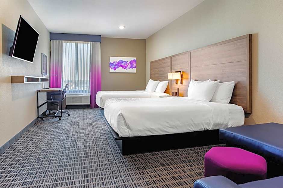 La Quinta Inn & Suites by Wyndham San Antonio Alamo City