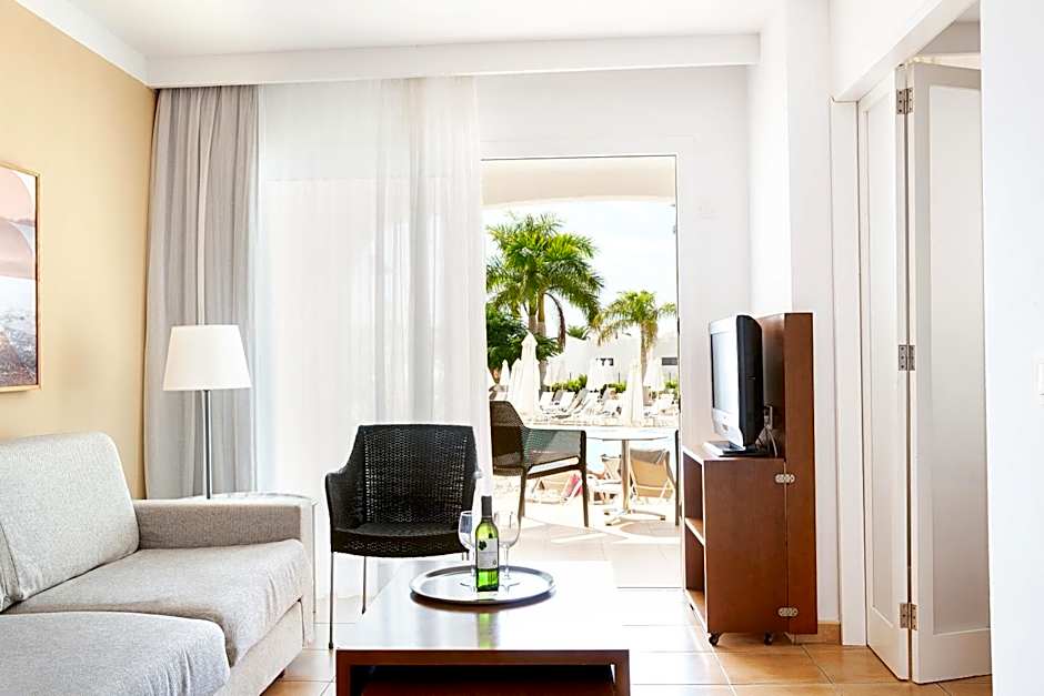 Sunprime Atlantic View Suite & Spa