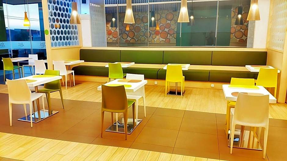 Zest Hotel Jemursari