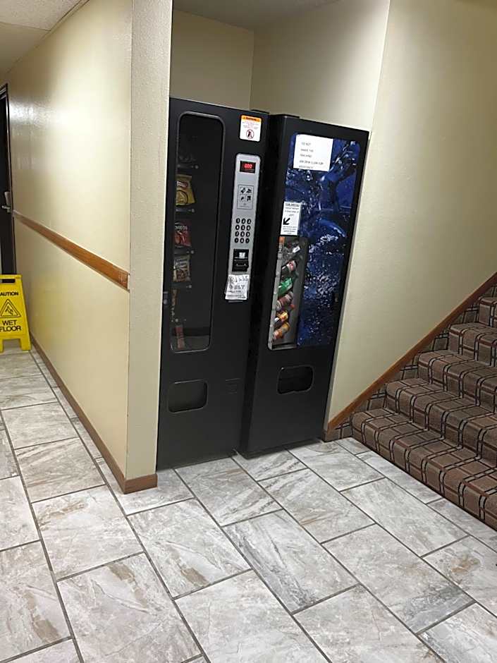Super 8 by Wyndham Smithville/Kansas City